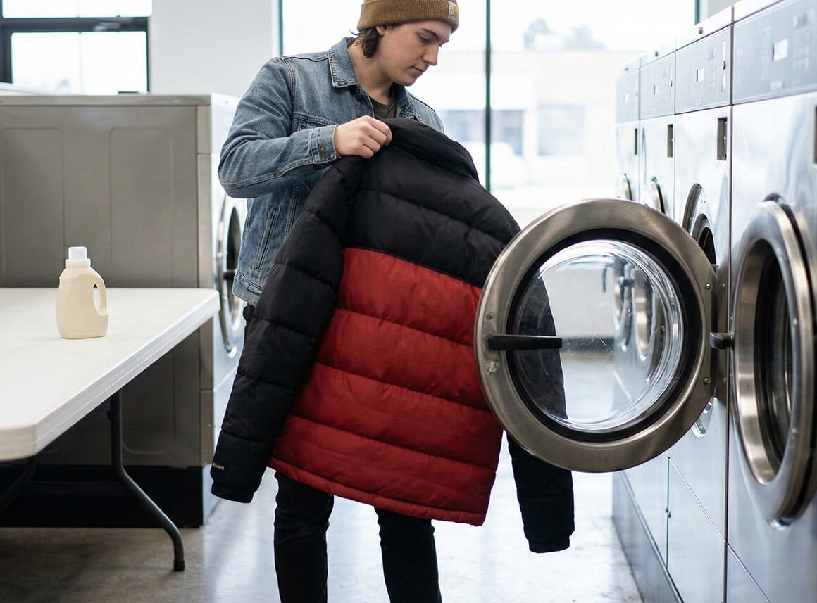 Illustration for the section "When Patagonia says it's time to wash" from Clothoo
