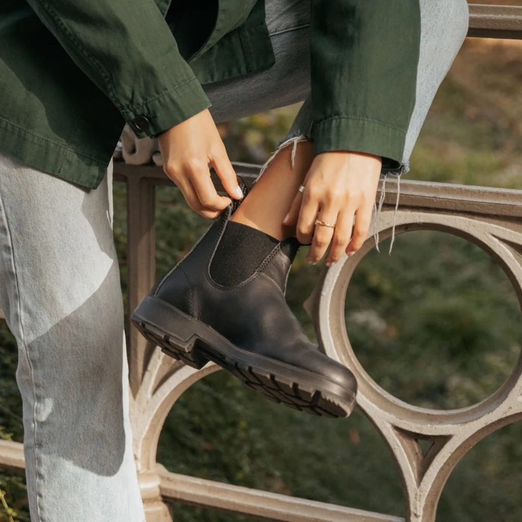 Illustration for the section "What the brand says about sizing up" from Blundstone