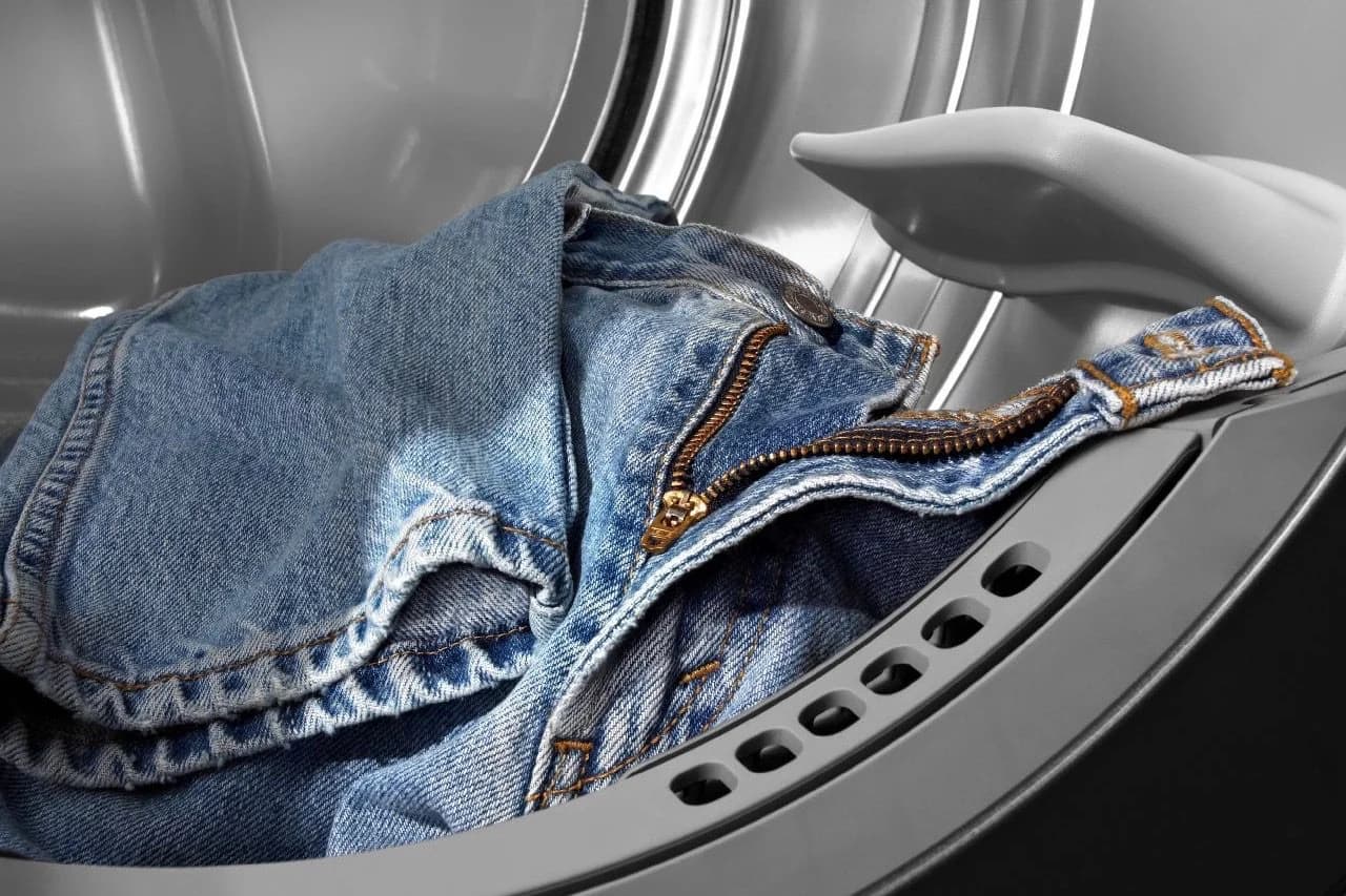 Illustration for the section "Where the brand says its gentle method stops" from Denimhunters